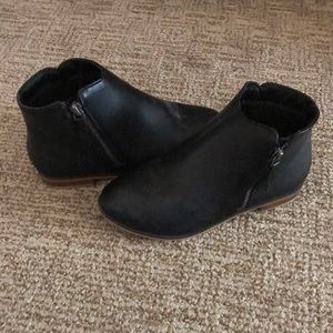 Girls Cat and Jack Size 3 Booties